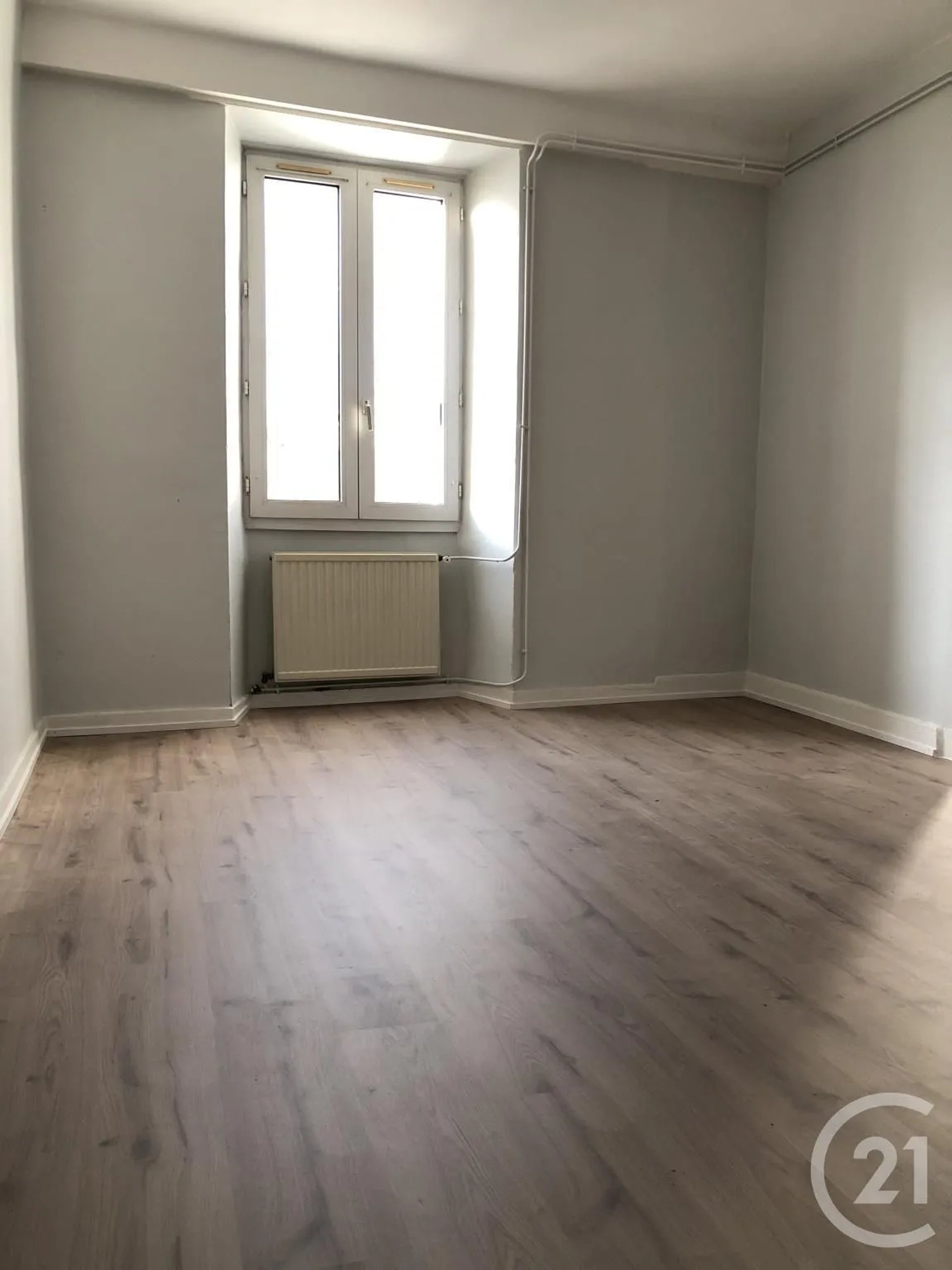 Appartement à louer, 52m², Bourg-Argental