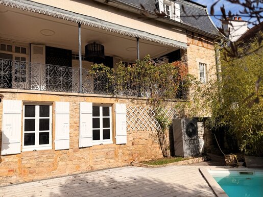 Maison 11 pièces 330 m² · à Buxy · 330 m² · 490 000 €