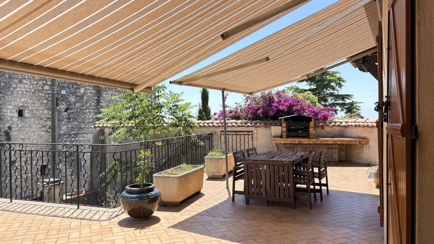 Maison à vendre, 130m², Saint-Mitre-les-Remparts