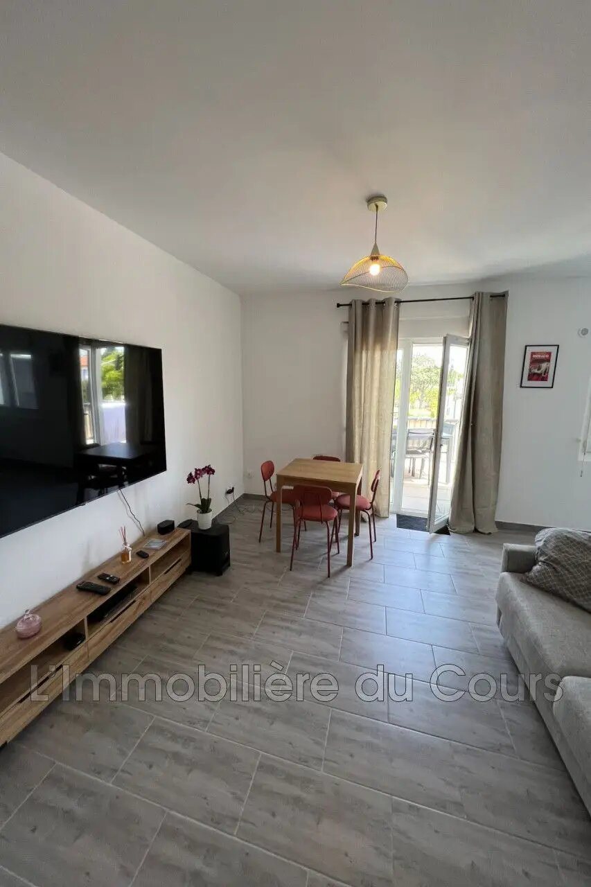 Appartement à louer, 32m², Marignane