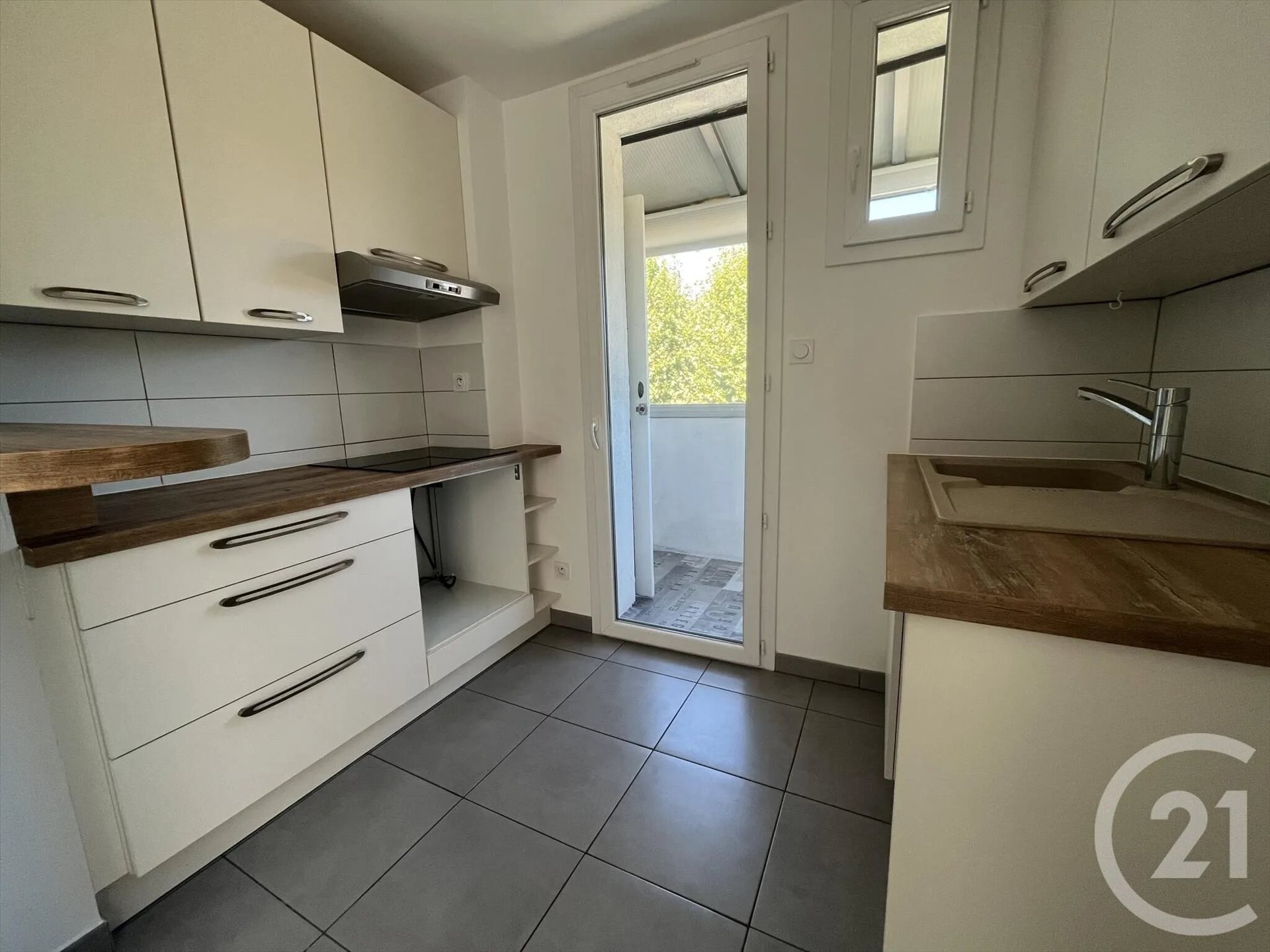 Appartement à louer, 58m², Arles