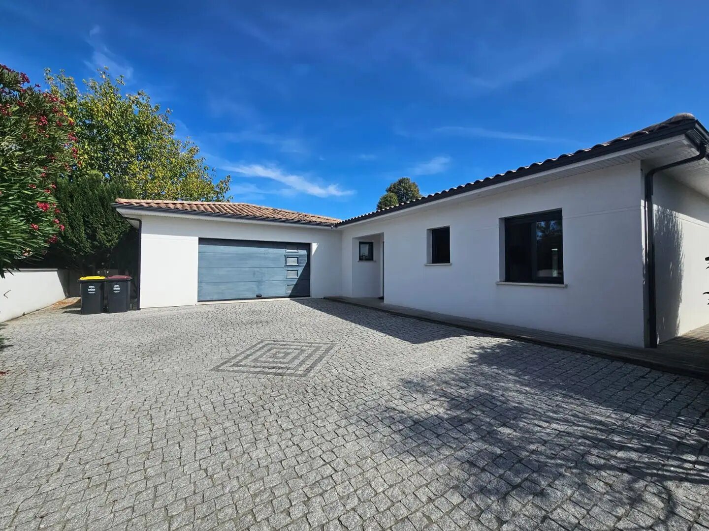 Maison à louer, 140m², Carignan-de-Bordeaux