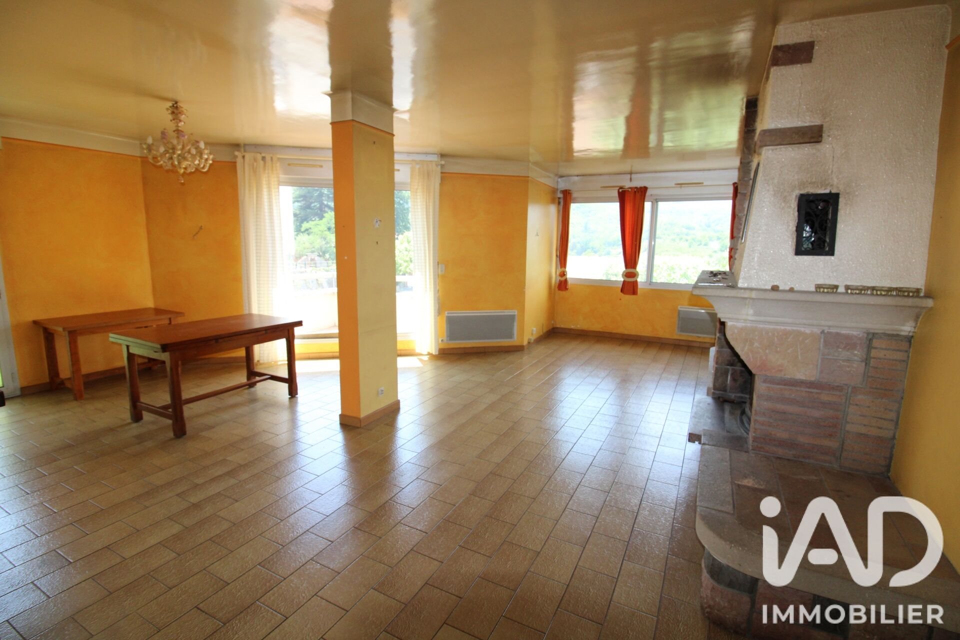 Appartement à vendre, 319m², Saint-Laurent-de-Cerdans