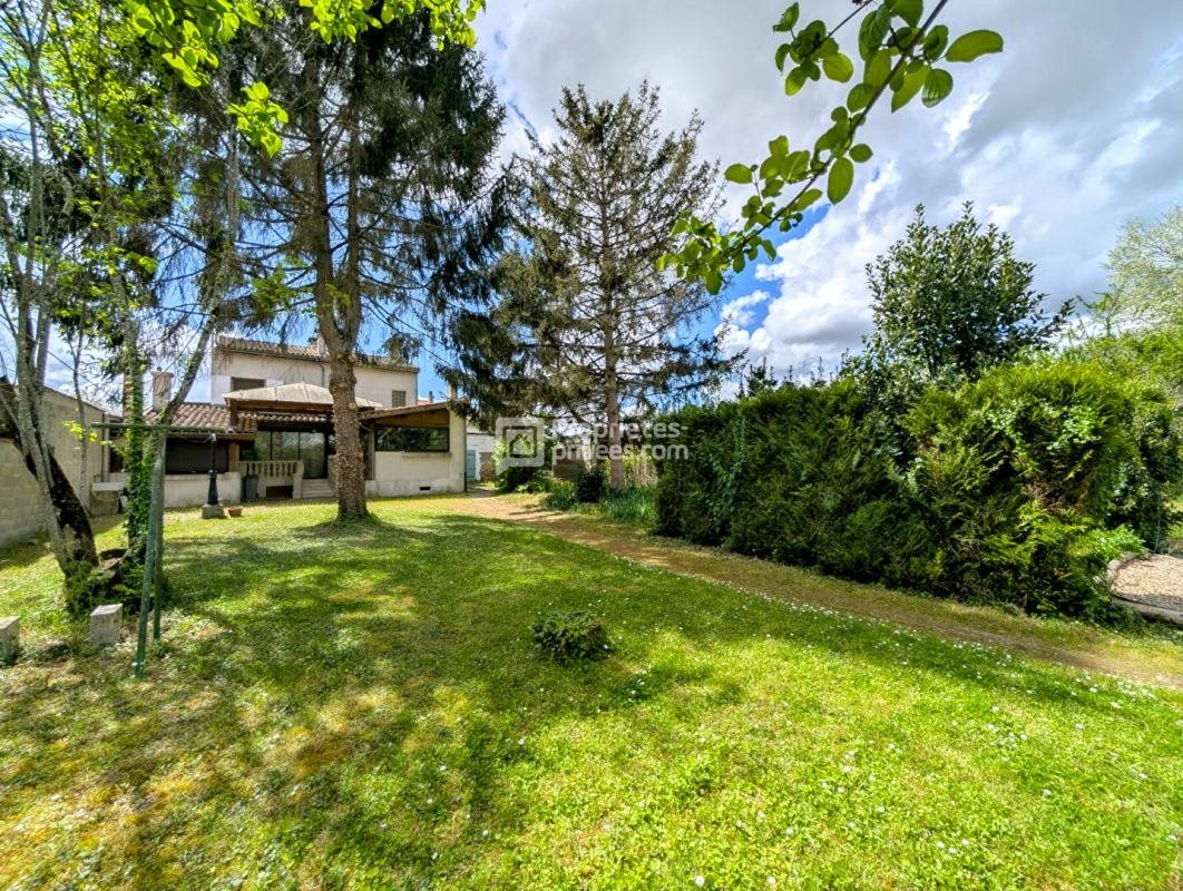 Maison à vendre, 140m², Saint-Laurent-de-Cognac