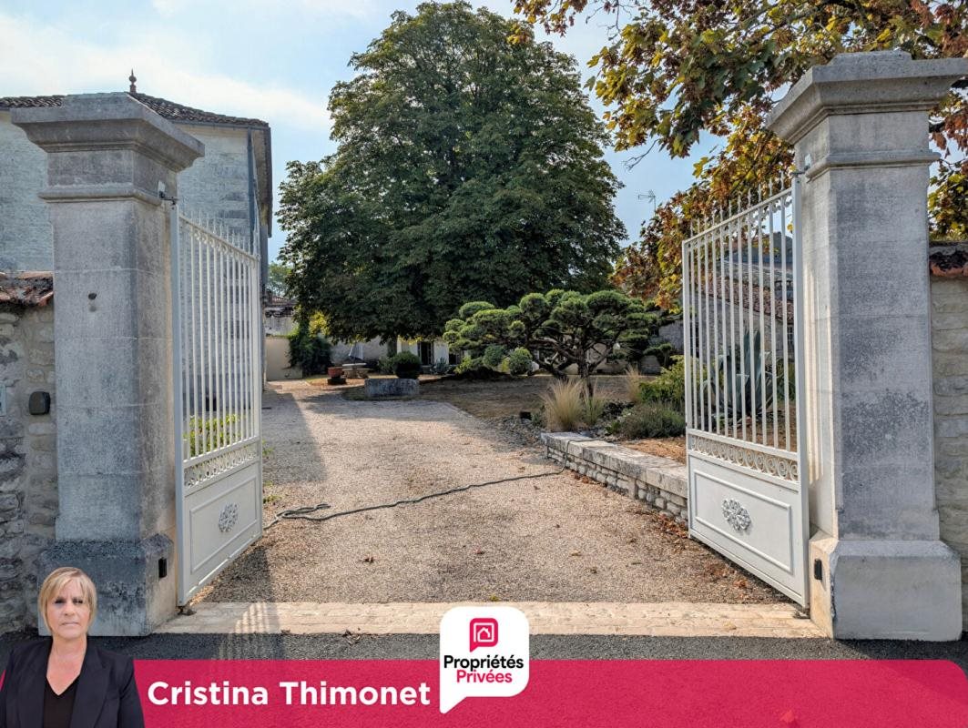 Maison à vendre, 204m², Salignac-sur-Charente