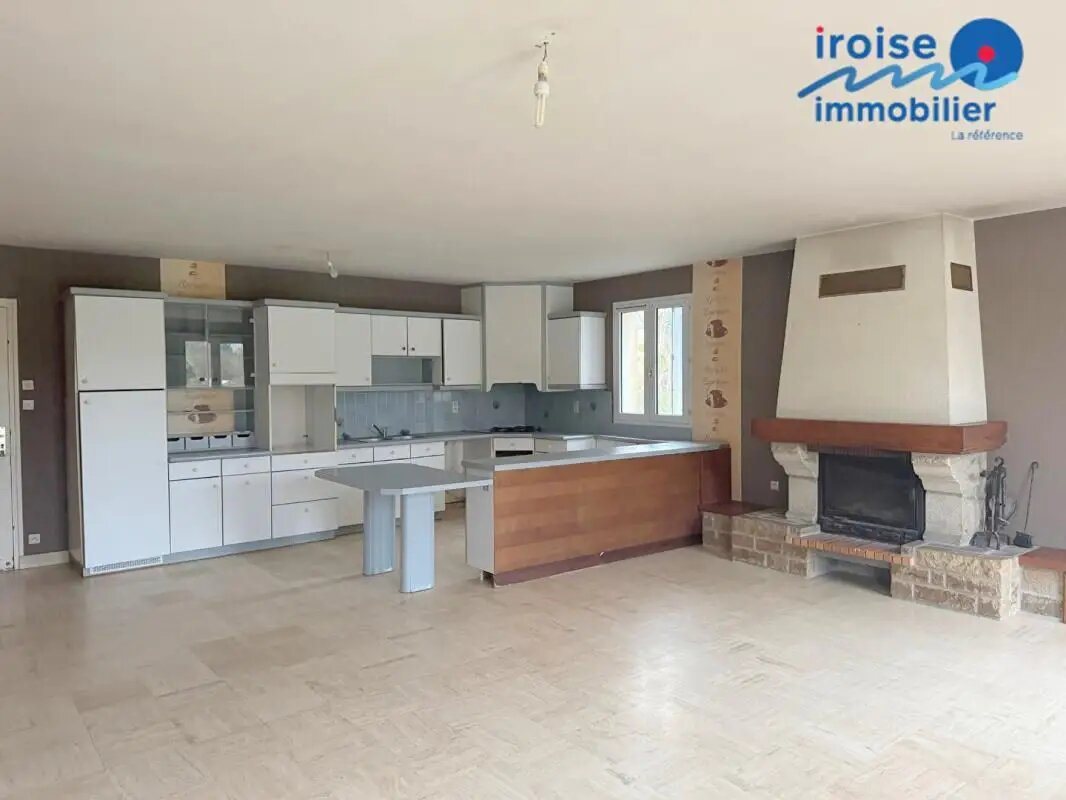 Maison à vendre, 134m², Plouvien