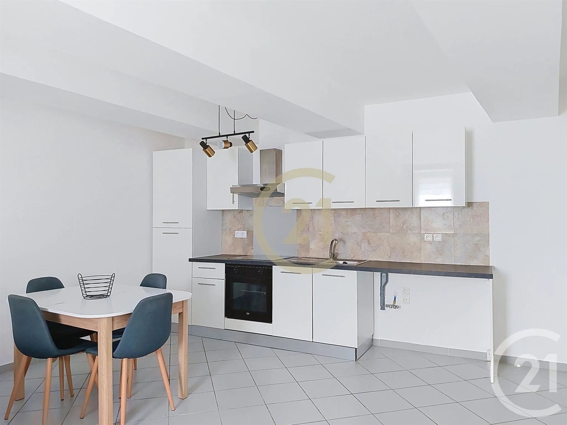 Appartement à louer, 51m², Sernhac