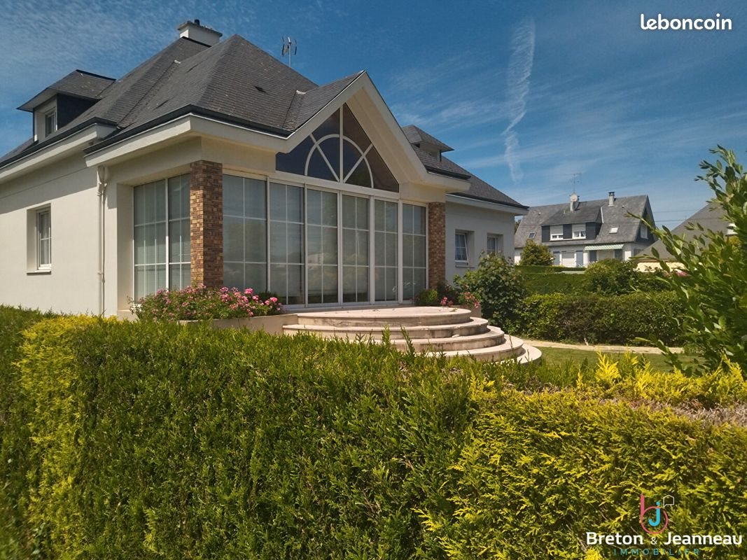 Maison à louer, 241m², Ernée