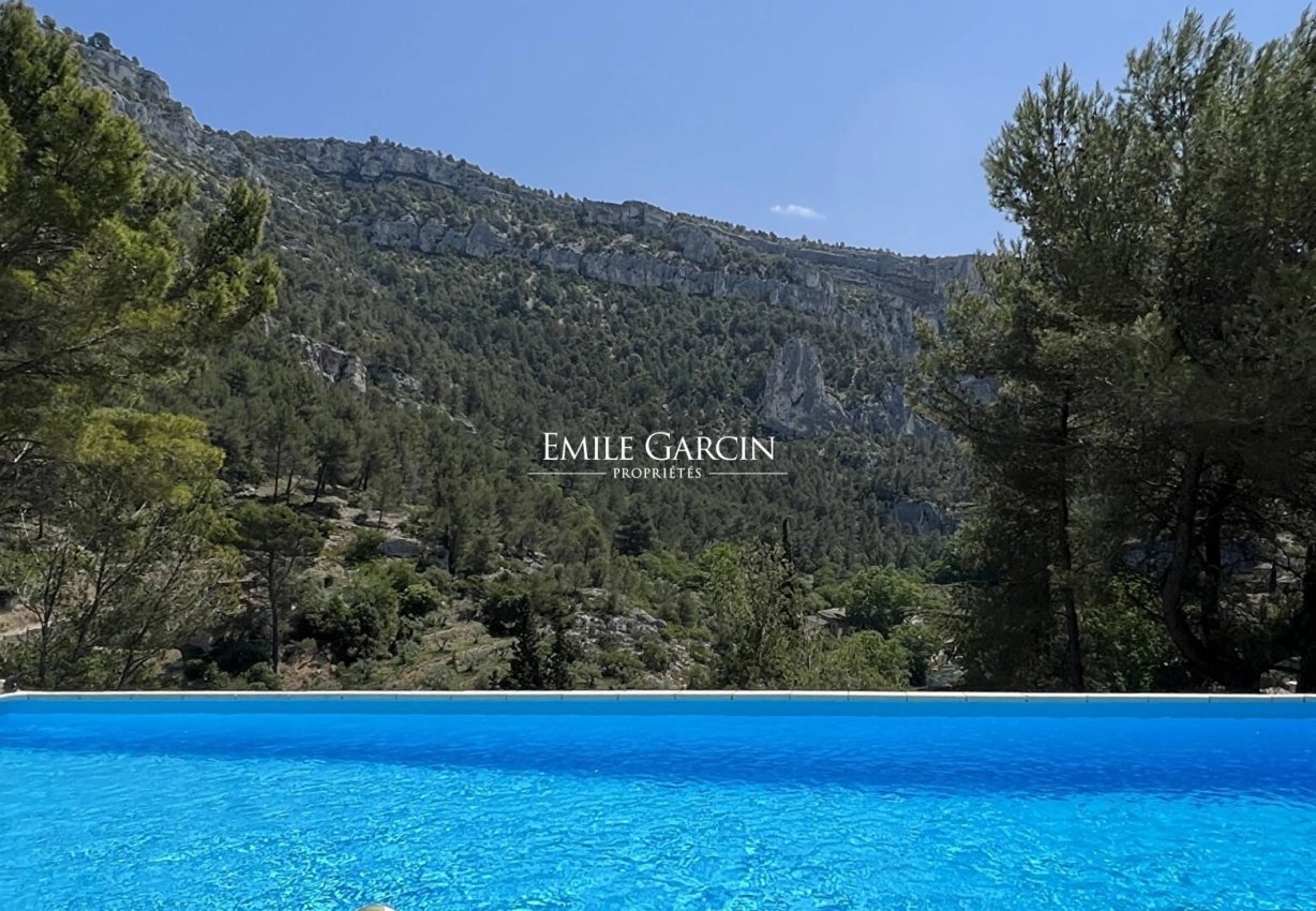 Maison à vendre, 420m², Fontaine-de-Vaucluse