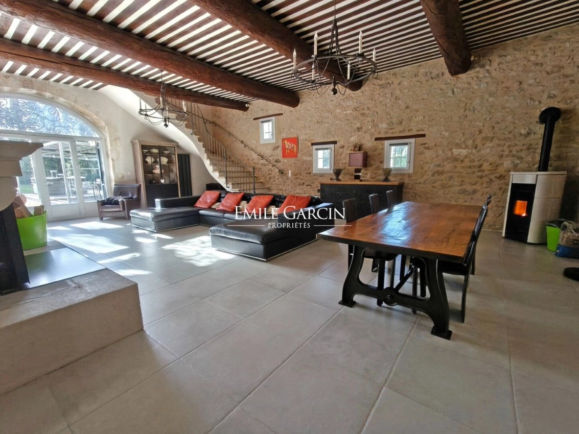 Maison à vendre, 377m², L'Isle-sur-la-Sorgue