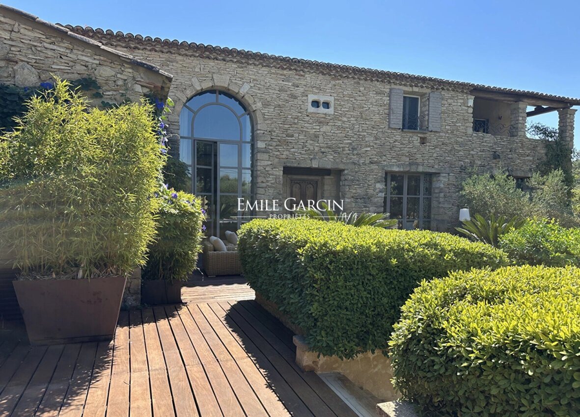 Maison à louer, 500m², Uzès