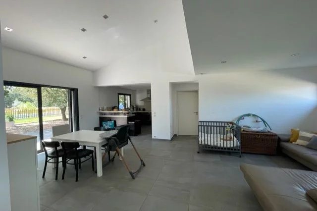 Maison à louer, 193m², Meyreuil