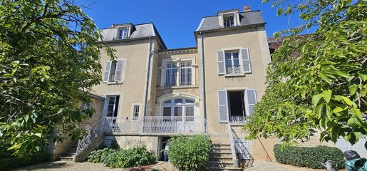 Maison 13 pièces 348 m² · à Clamecy · 348 m² · 320 000 €