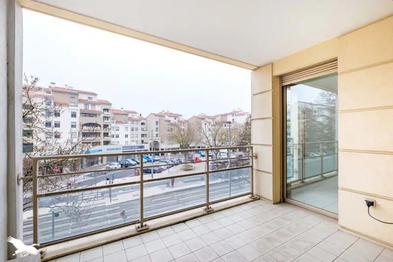 Appartement à louer, 86m², Bron