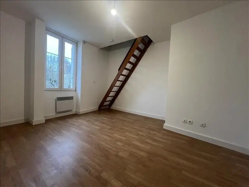 Maison à louer, 45m², Lignières