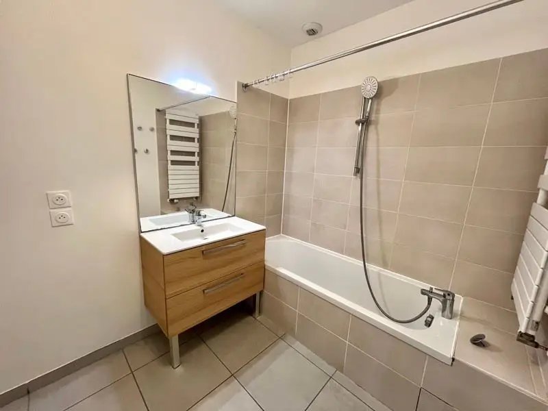 Appartement à louer, 77m², Saint-Priest