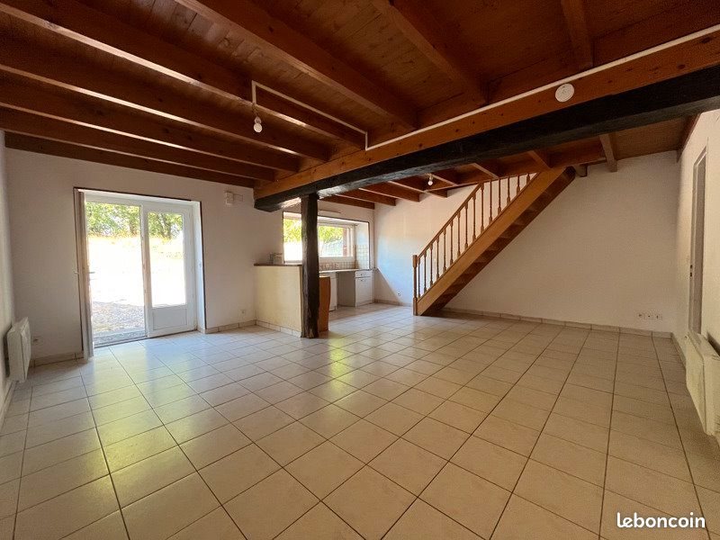 Maison à louer, 75m², Montguyon