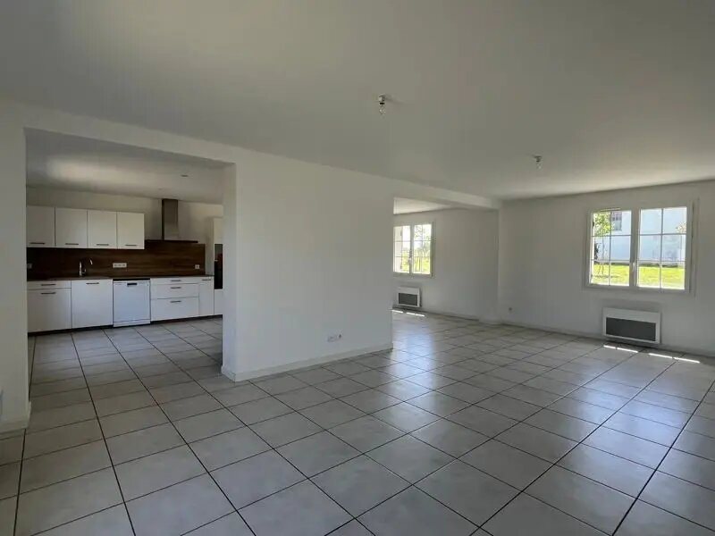 Maison à louer, 138m², Saint-Médard-de-Mussidan