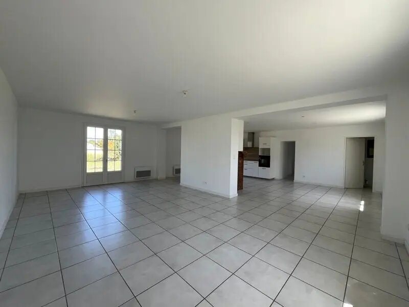 Maison à louer, 138m², Saint-Médard-de-Mussidan