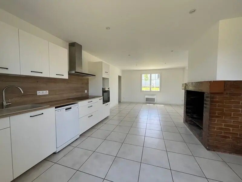 Maison à louer, 138m², Saint-Médard-de-Mussidan