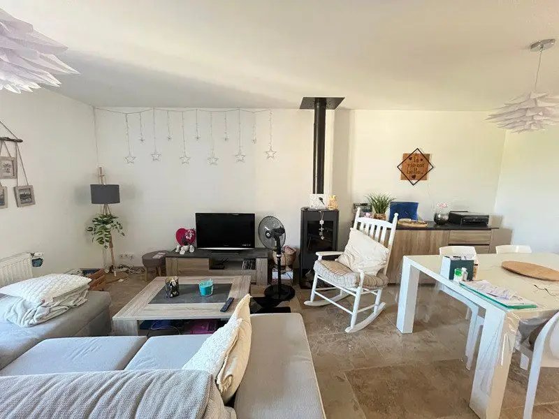 Maison à louer, 71m², Lalbenque