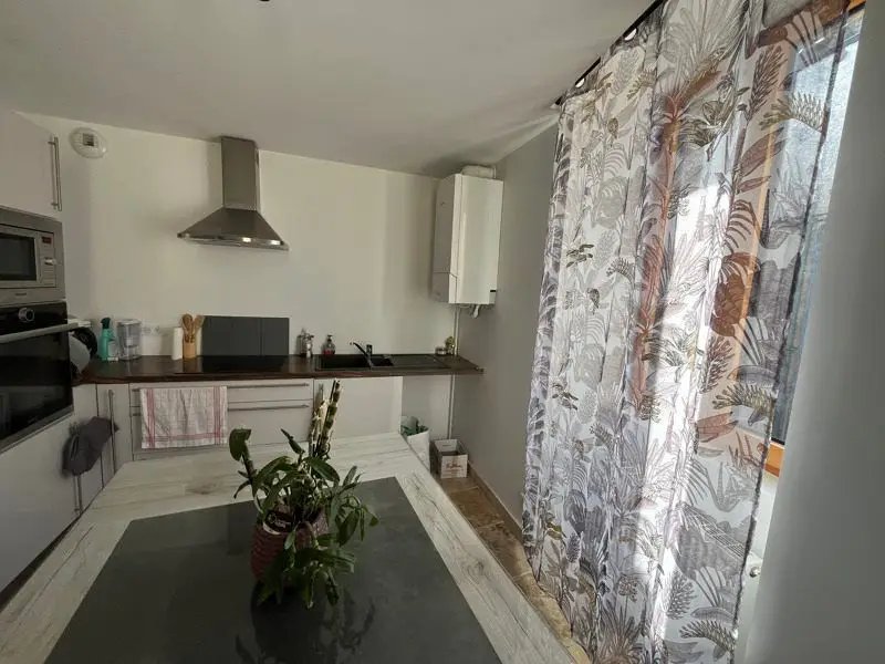Maison à louer, 71m², Lalbenque