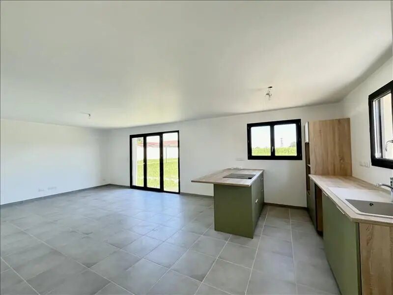 Maison à louer, 83m², Tauriac