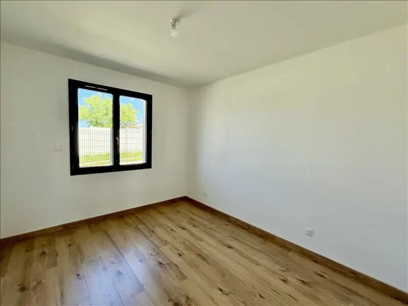 Maison à louer, 83m², Tauriac