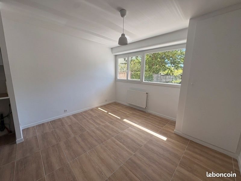 Appartement à louer, 19m², Talence