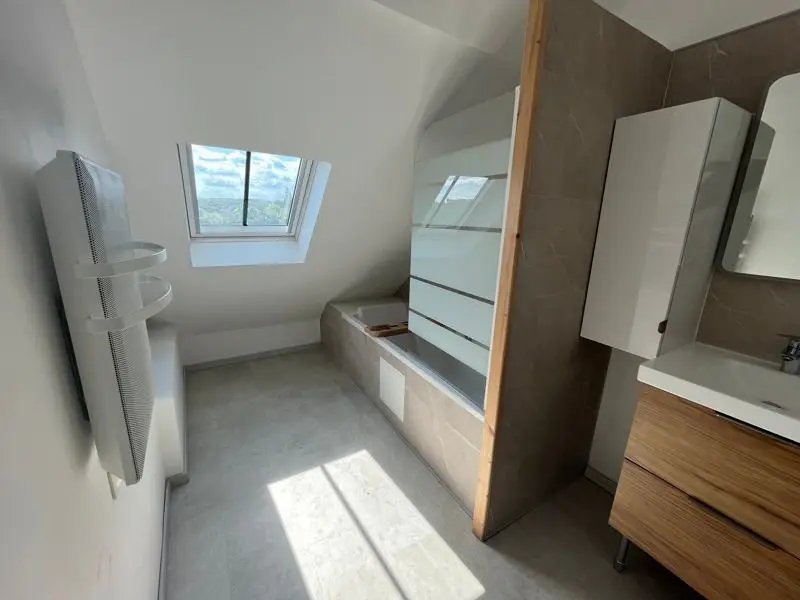 Maison à louer, 219m², Descartes