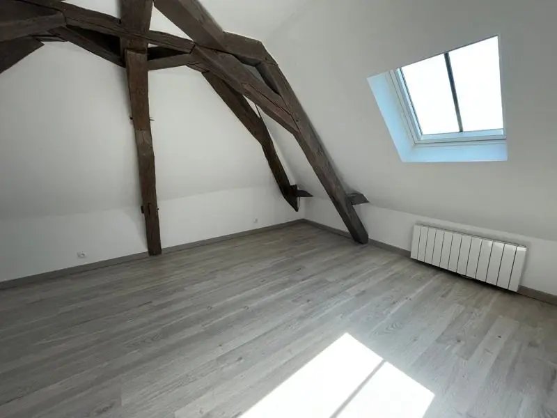 Maison à louer, 219m², Descartes