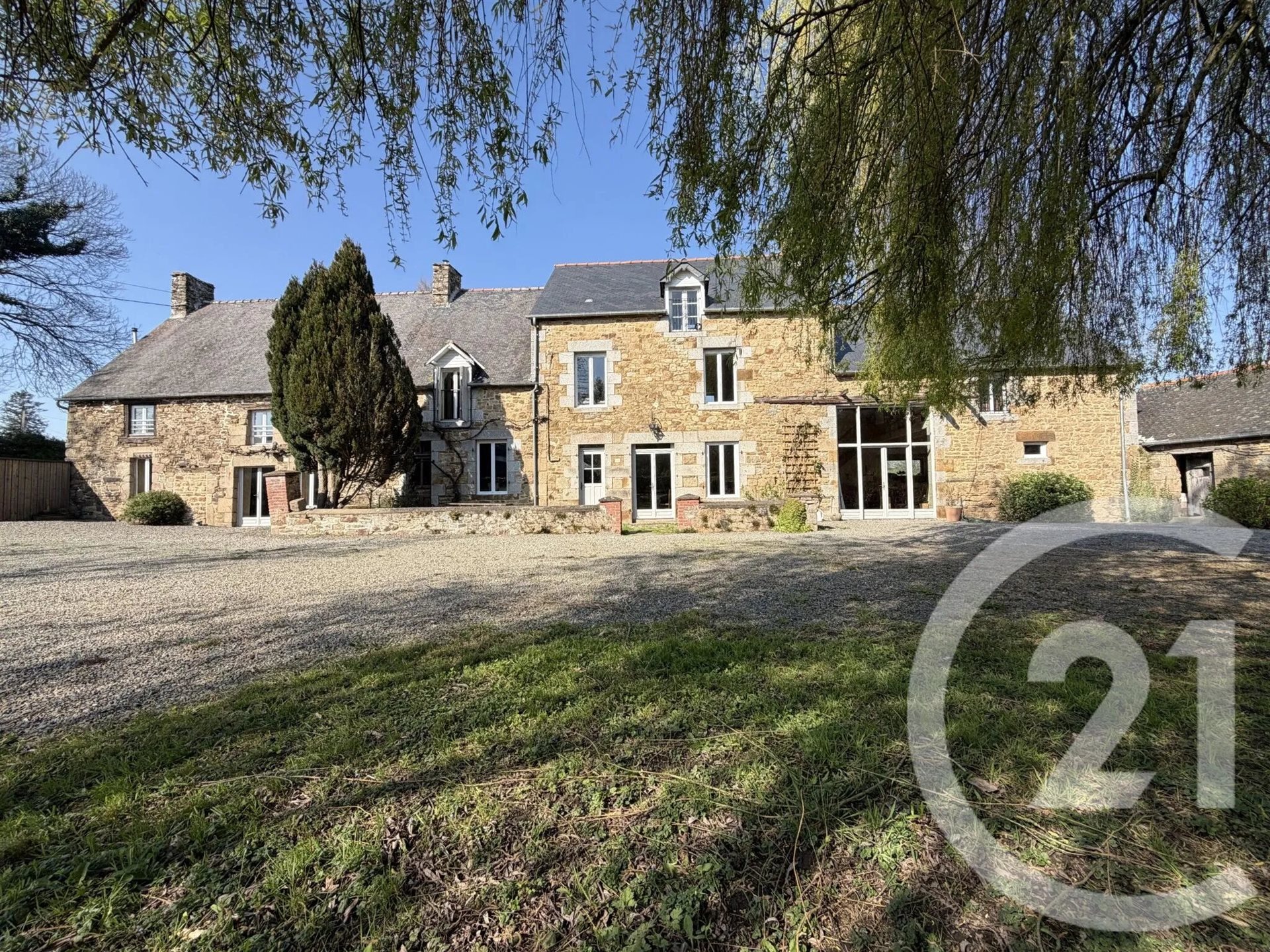 Maison à vendre, 383m², Noyal-sous-Bazouges
