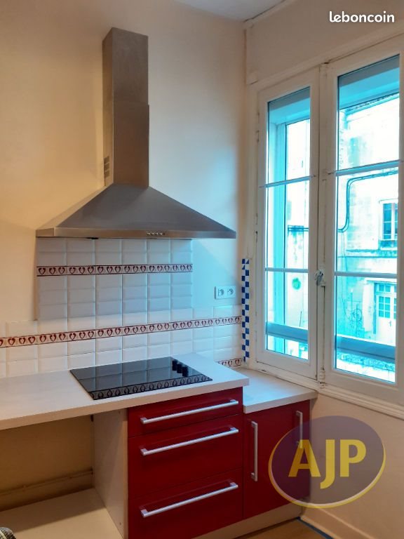Appartement à louer, 106m², Saintes
