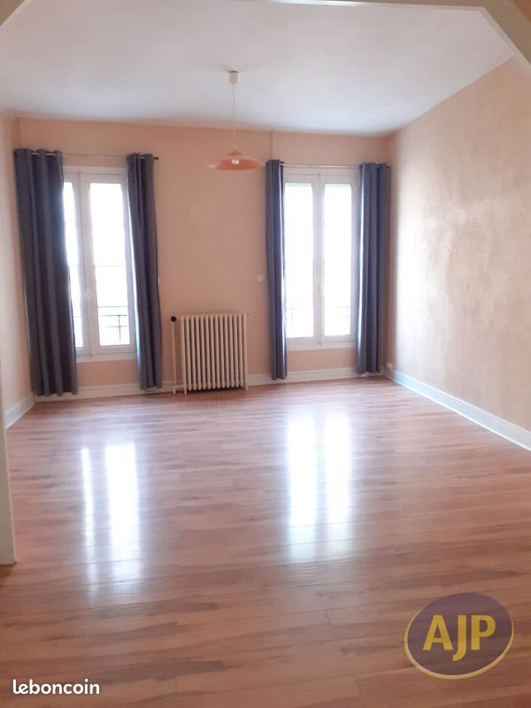 Appartement à louer, 106m², Saintes