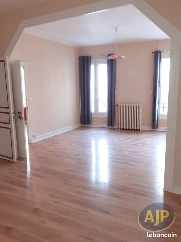 Appartement à louer, 106m², Saintes