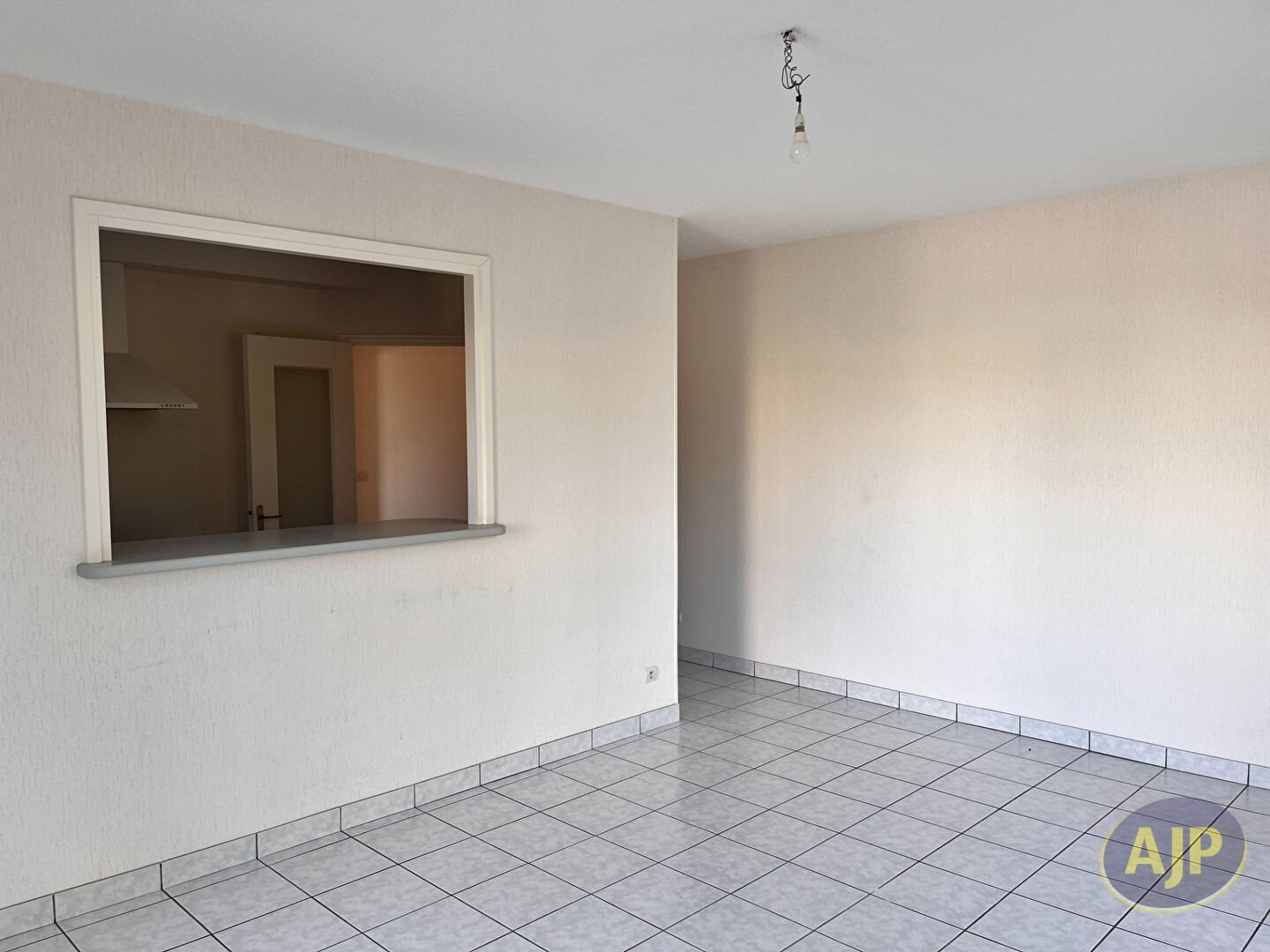 Appartement à louer, 47m², Saintes