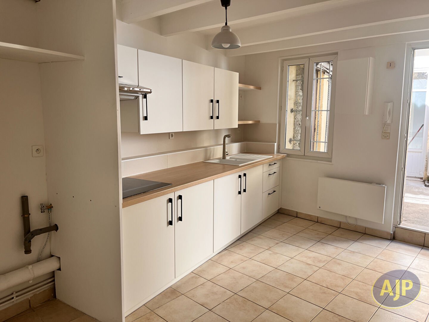 Appartement à louer, 41m², Saintes