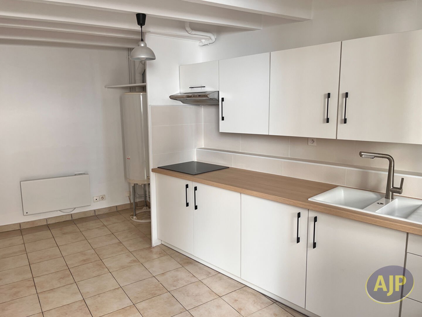 Appartement à louer, 41m², Saintes