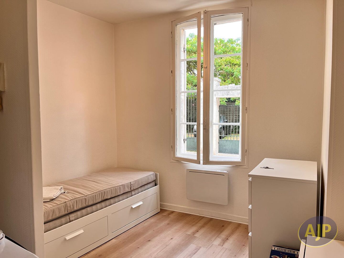 Appartement à louer, 14m², Saintes