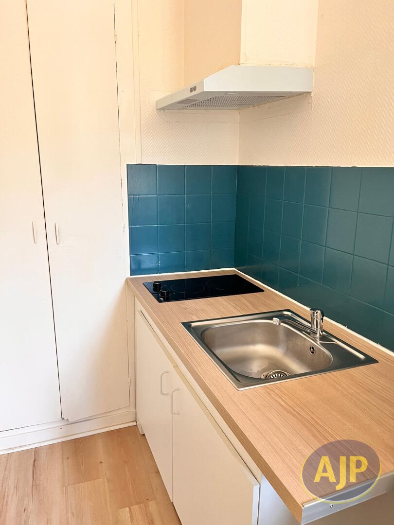 Appartement à louer, 14m², Saintes
