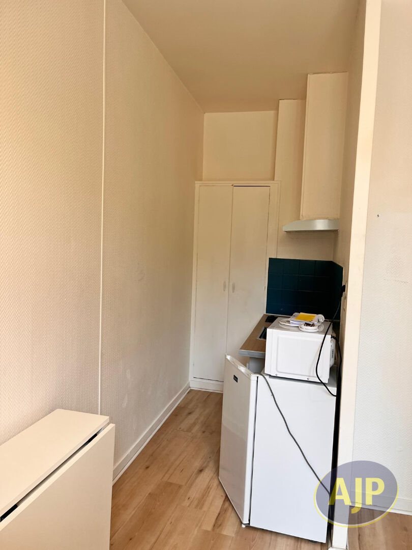 Appartement à louer, 14m², Saintes