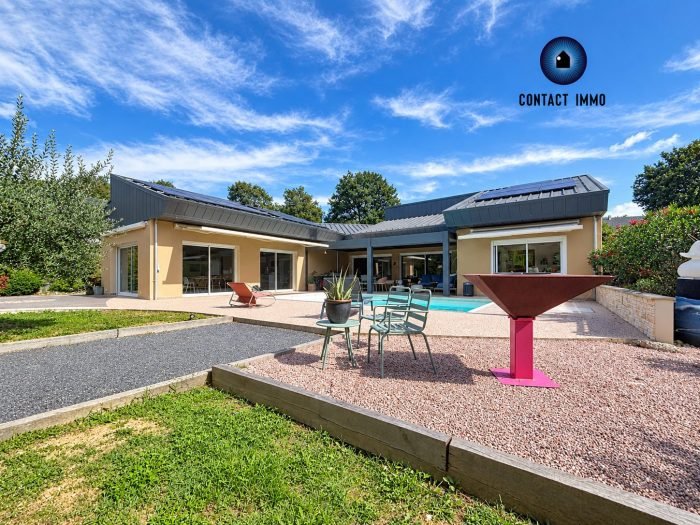 Maison à vendre, 220m², Ussac