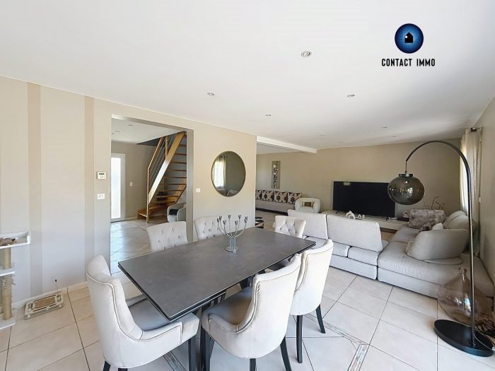 Maison à vendre, 160m², Saint-Pantaléon-de-Larche