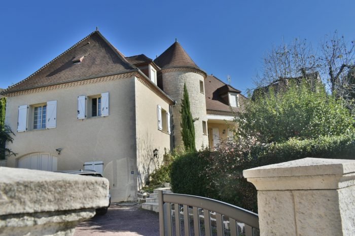 Maison à vendre, 240m², Larche