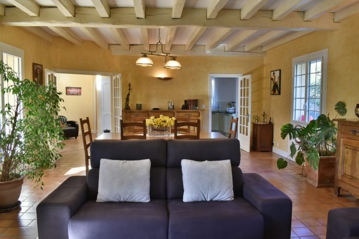 Maison à vendre, 240m², Larche