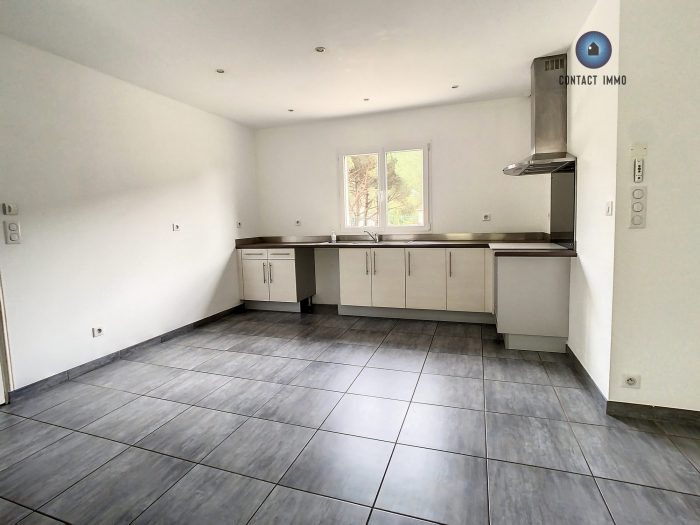 Maison à louer, 107m², Saint-Pantaléon-de-Larche