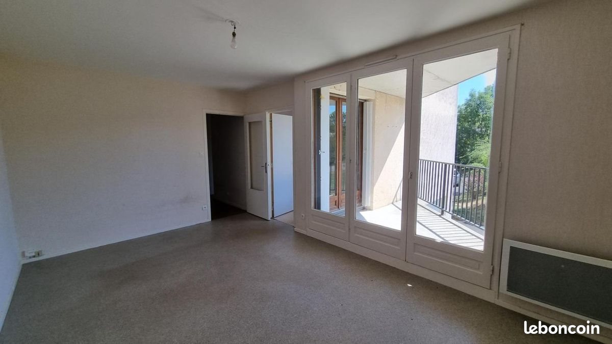 Appartement à louer, 68m², Merlines