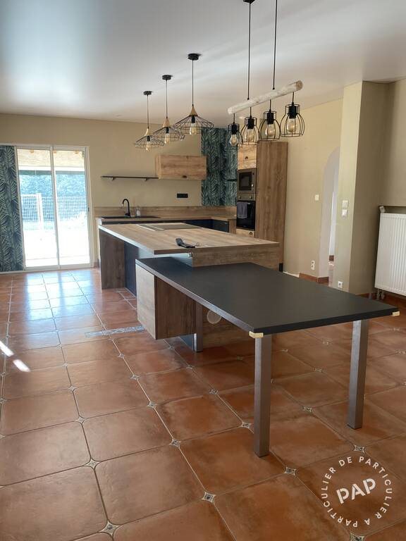 Maison à louer, 265m², Montjoire