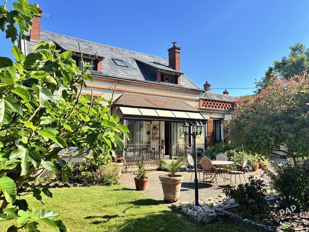 Maison à vendre, 300m², Chambon-la-Forêt