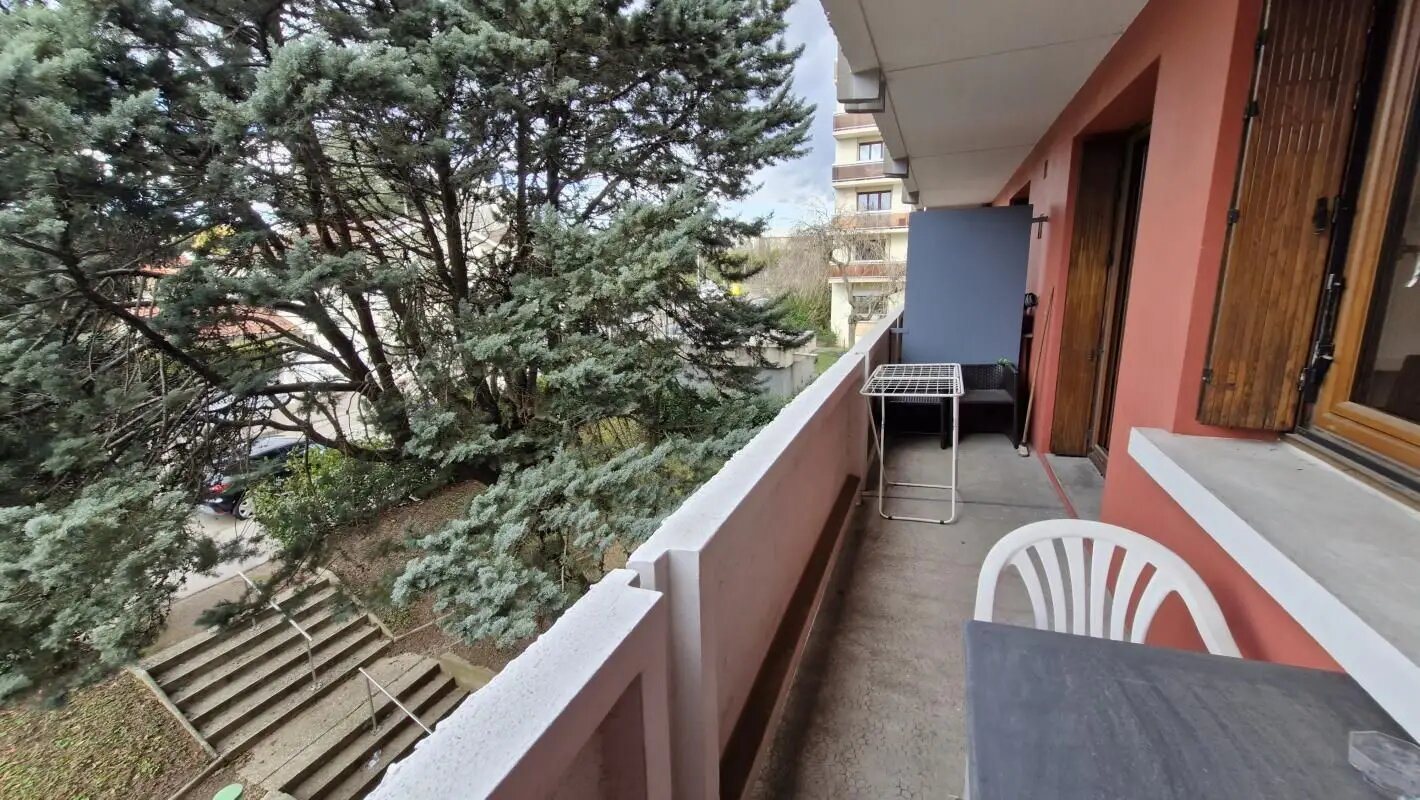 Appartement à louer, 33m², Bron